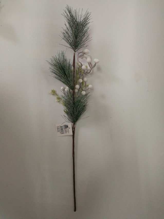Kalėdinė dekoracija Šakelė, su baltomis uogomis ir baltais lapeliais/spygliukais, 61 cm